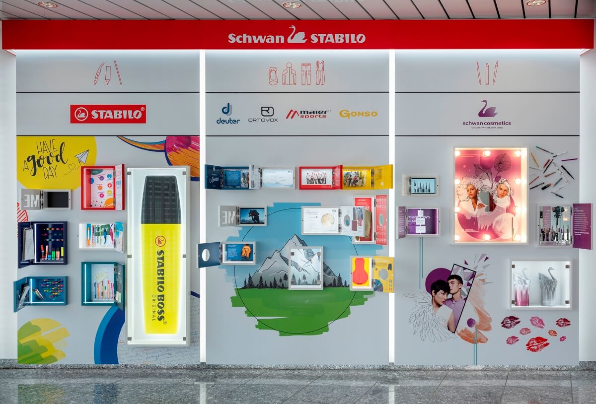 ixpo-Referenz-Markenwelten-Markenwand-Nürnberg-Schwan-Foyer-Erlebniswand