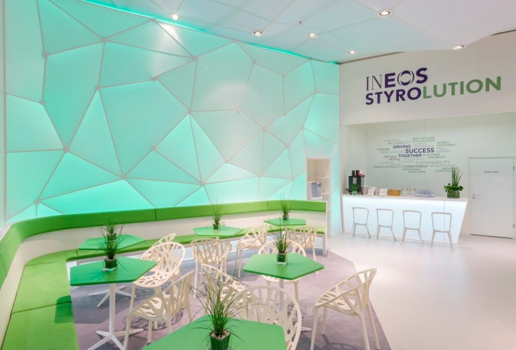 Messebau auf der K in Duesseldorf für INEOS Styrolution von ixpo Fazit