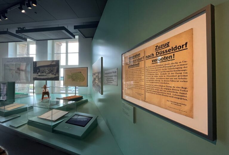 ixpo-Ausstellungsbau-Duesseldorf-Haus-der-Geschichte-75-Jahre-NRW