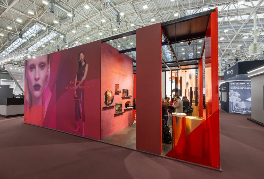 Messebau auf der Cosmoprof in Bologna für Schwan Cosmetics von ixpo Fazit