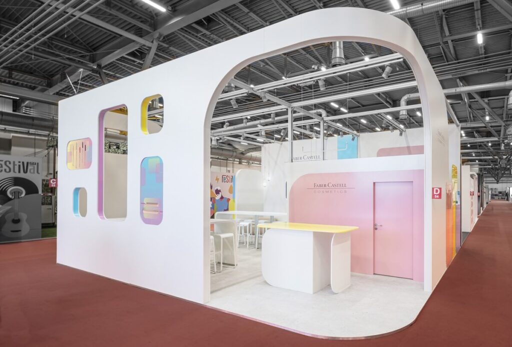 Messestand-in-Paris-mit-ixpo-Messebau