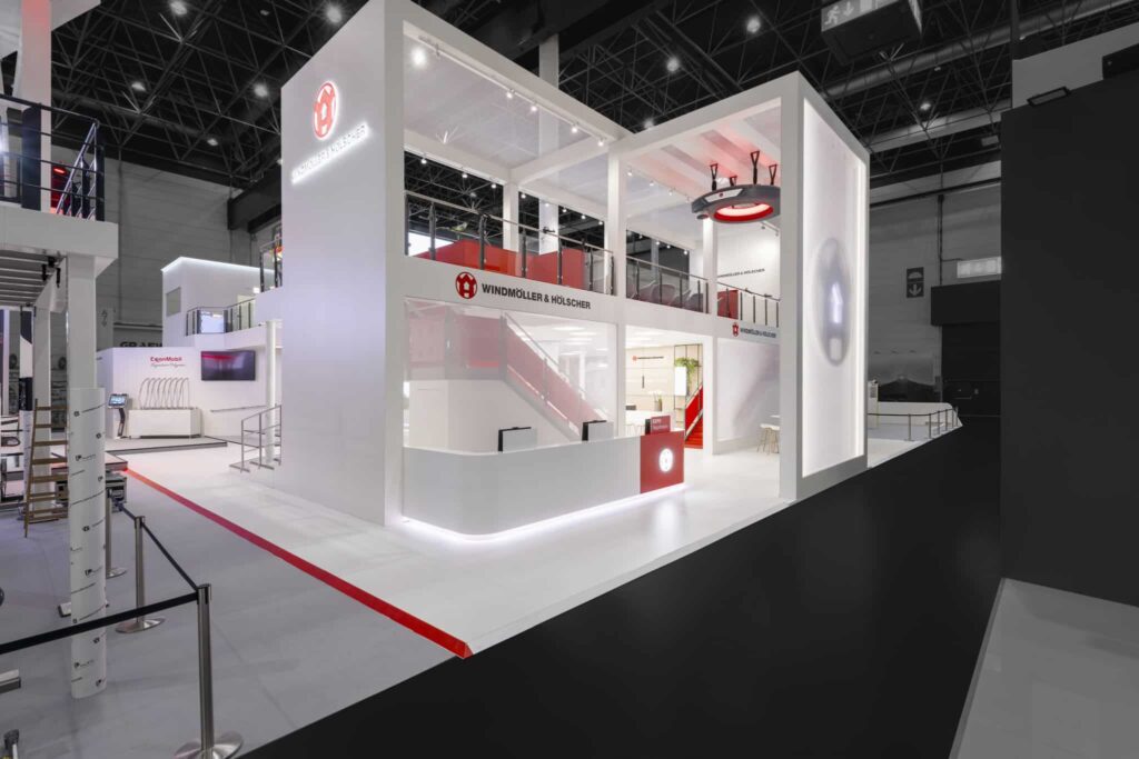 Messebau in Düsseldorf auf der Kunststoffmesse mit ixpo als Ihr Partner